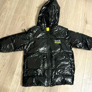 Like new condition 90% Down filled parka for 6-8 years old unisex